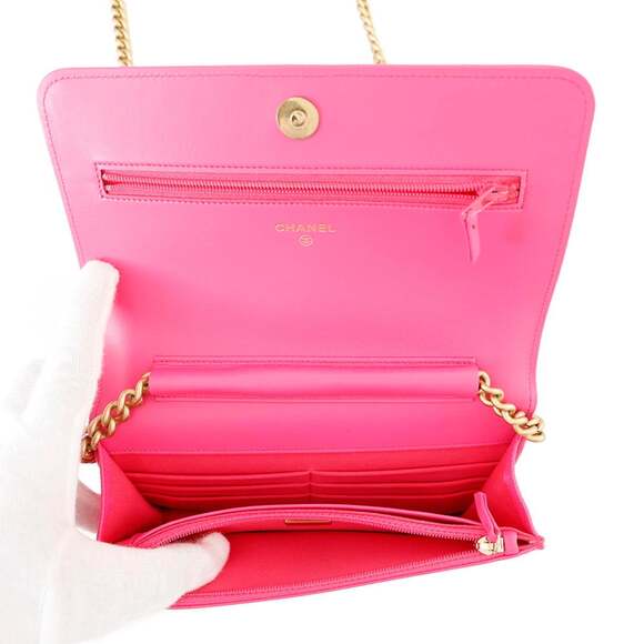 CHANEL Authentic Pink Logo Wallet - Picture 6 of 16